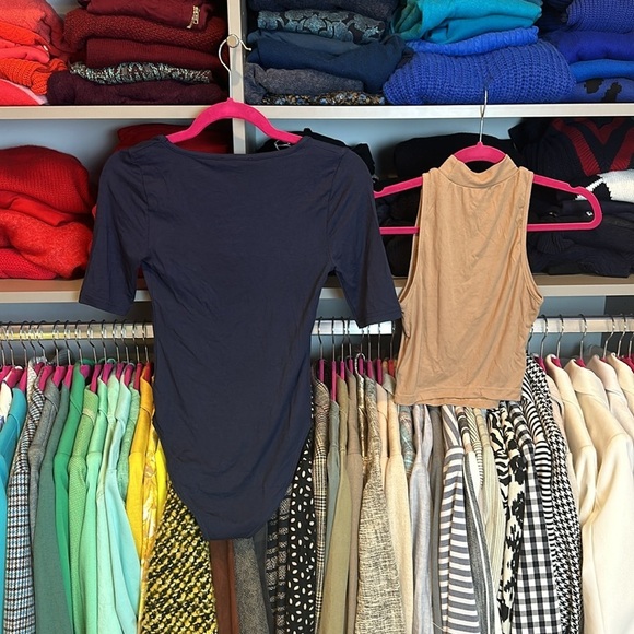 J Crew navy shortsleeved bodysuit and unbranded sleeveless cropped tank size XS - Picture 3 of 3